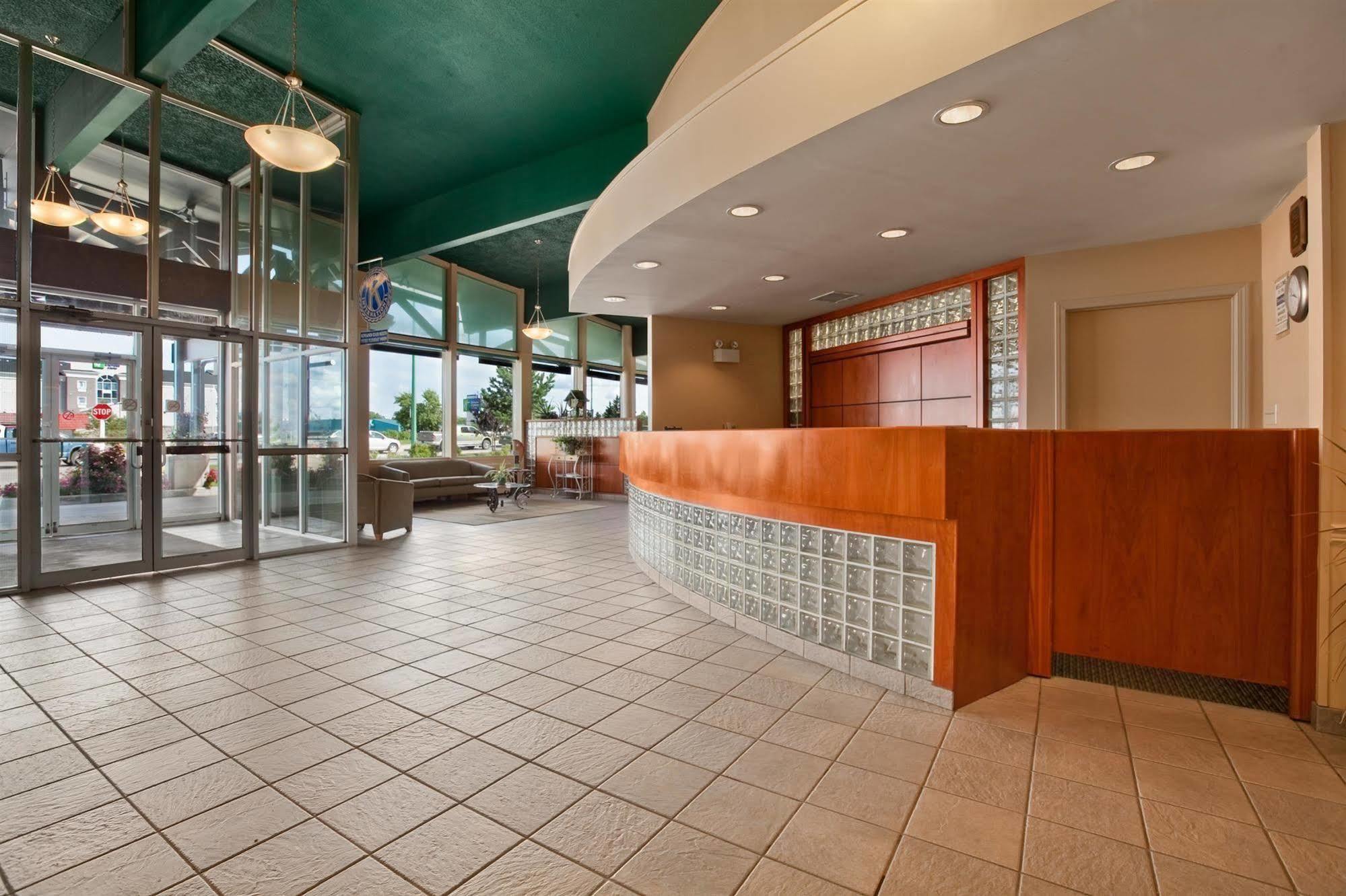 Travelodge By Wyndham Prince Albert Dış mekan fotoğraf